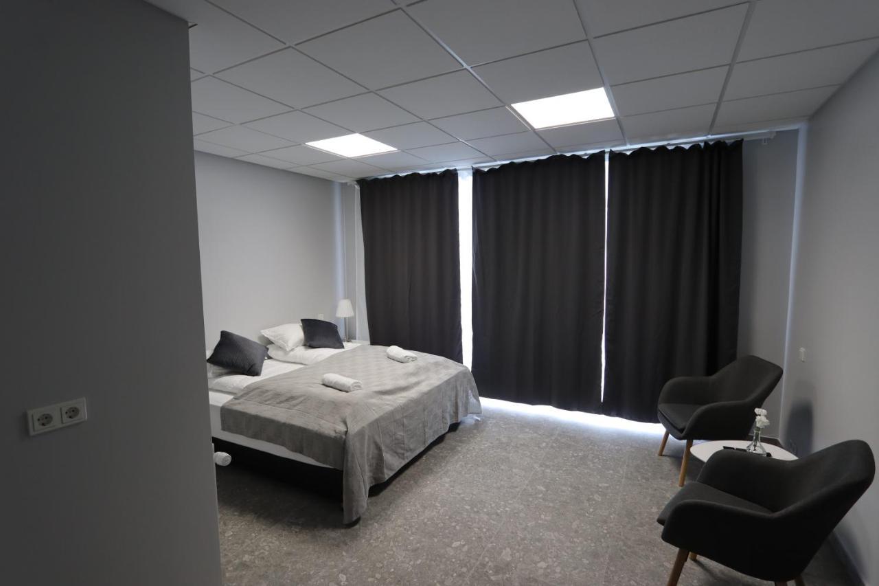 Hotel Tjarna Njarthvik ภายนอก รูปภาพ
