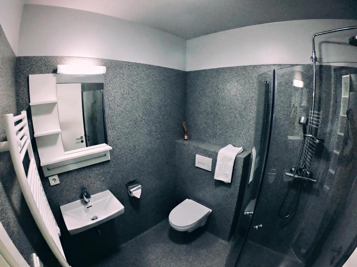 Hotel Tjarna Njarthvik ภายนอก รูปภาพ