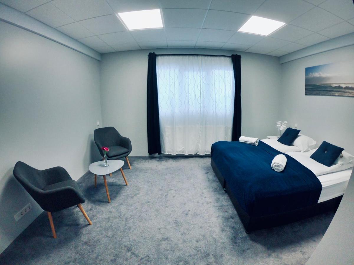 Hotel Tjarna Njarthvik ภายนอก รูปภาพ